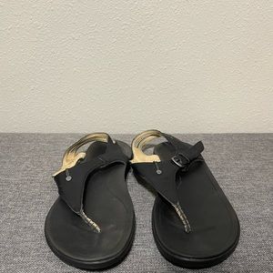 OluKai Women's 'Eheu Sandal, size 8.